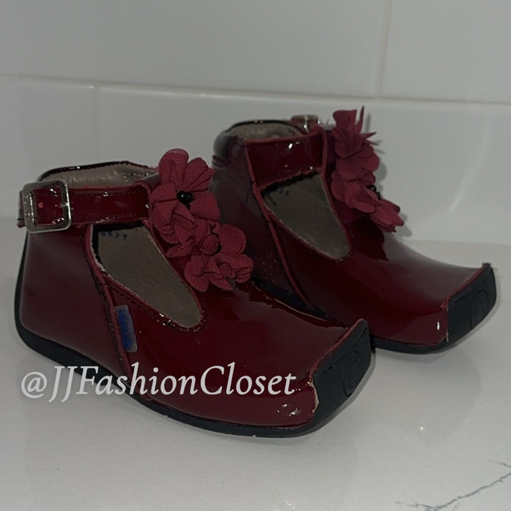 Stylish Burgundy Sandy Pingo Kids Shoes with Floral Accent